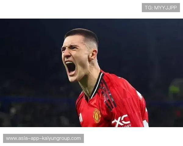 曼联新星谢什科强势登场,比赛中大放异彩